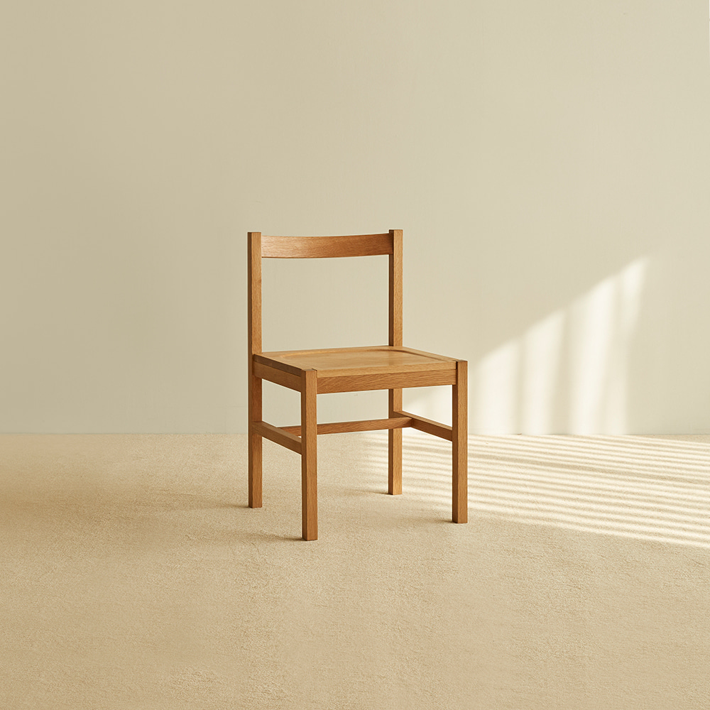 upright chair / 업라이트 의자